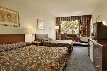 Days Hotel & Conference Toronto Airport East 04.[1]